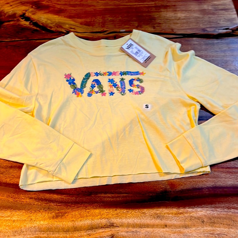 NEW VANS PALE YELLOW WORDS IN CUTE FLOWER PRINT RAW EDGE BOTTOM CROP SIZE SMALL